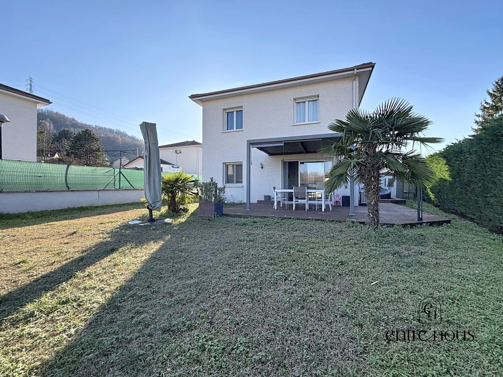 Maison à vendre à Saint-Savin 90m2 T4