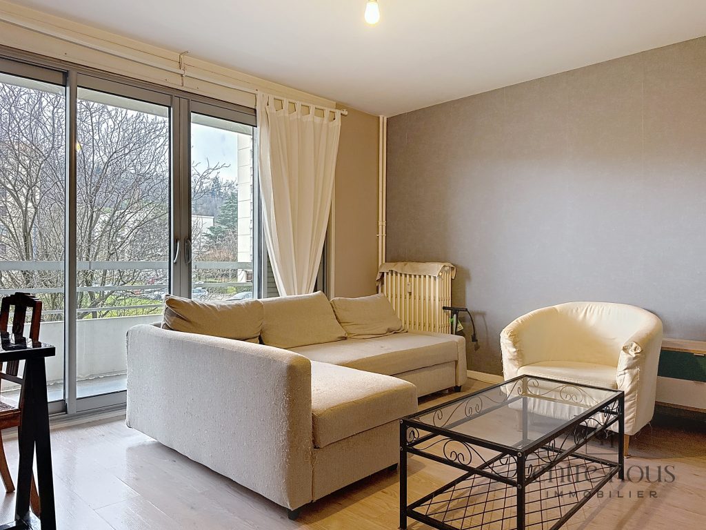 APPARTEMENT A VENDRE  A BOURGOIN-JALLIEU DE 52m2