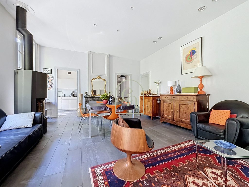 Maison à vendre centre de Saint Chamond 172m2 + dépendances