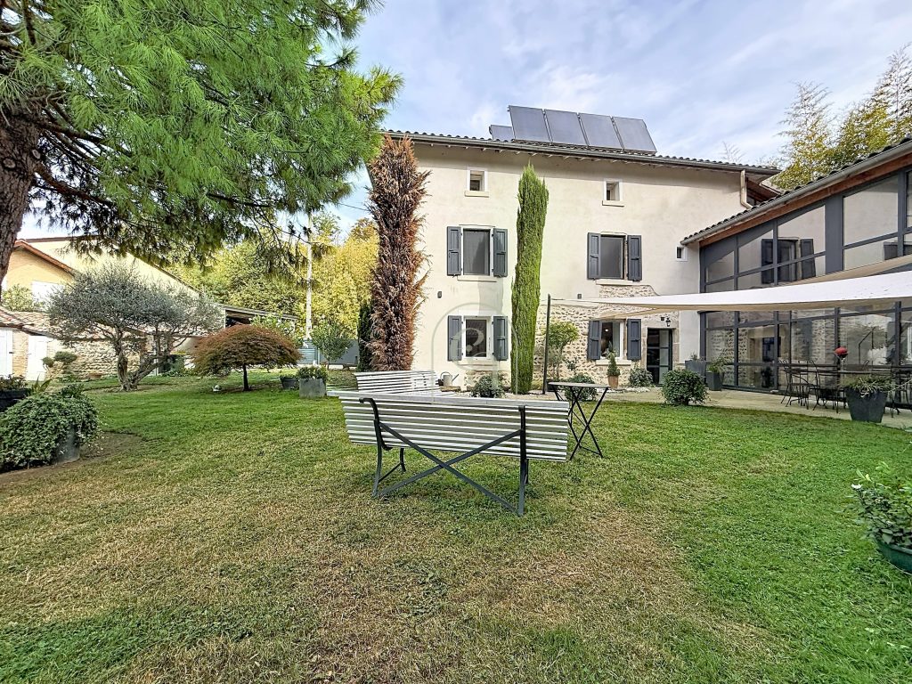 Propriété à vendre à Saint-Prim 434m2